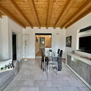 Apartament Near Train Station Luxury House 5 Beds